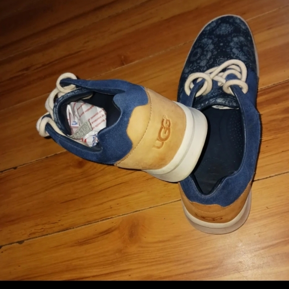 UGG Blue and Tan Patterned Sneakers - Picture 2 of 6